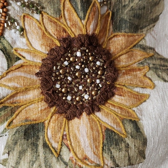 Nicole Miller Home NWT Beaded Pumpkins and Sunflowers Table Runner - Picture 5 of 9